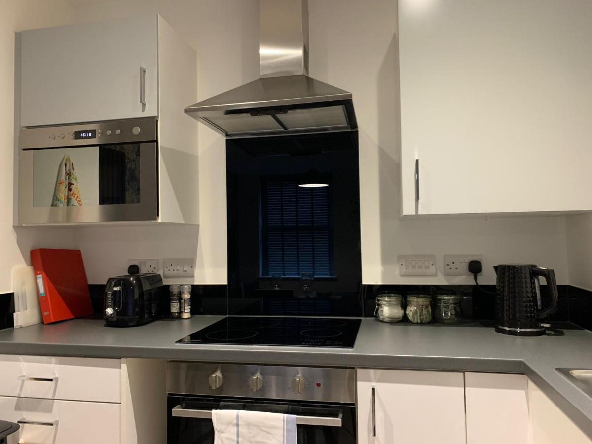 Bright 1Br Apartment In Preston Престън Екстериор снимка