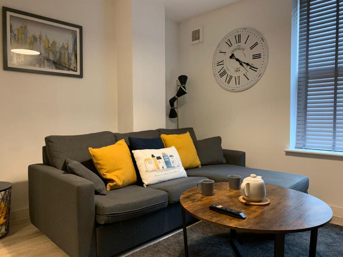 Bright 1Br Apartment In Preston Престън Екстериор снимка