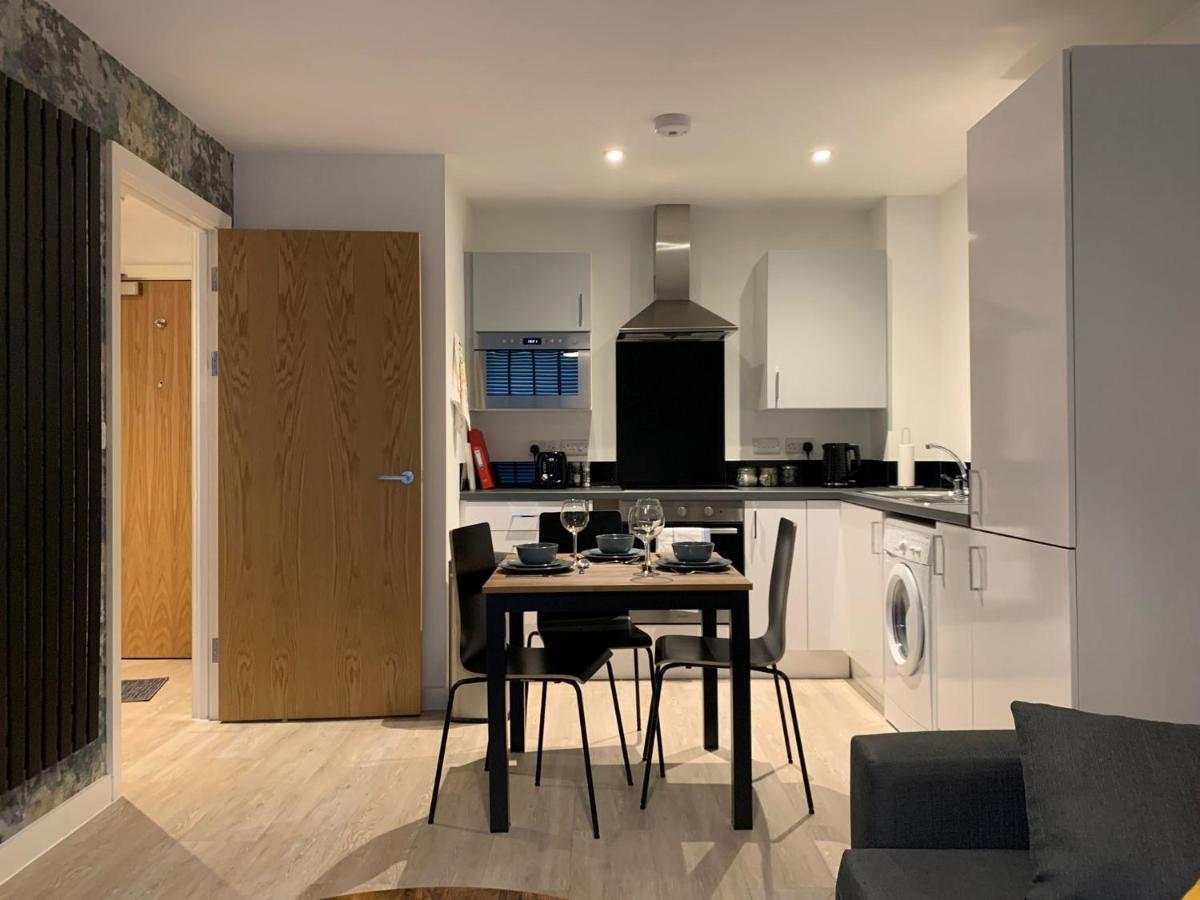 Bright 1Br Apartment In Preston Престън Екстериор снимка