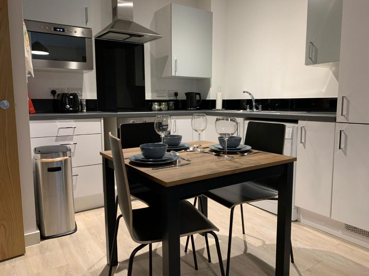 Bright 1Br Apartment In Preston Престън Екстериор снимка