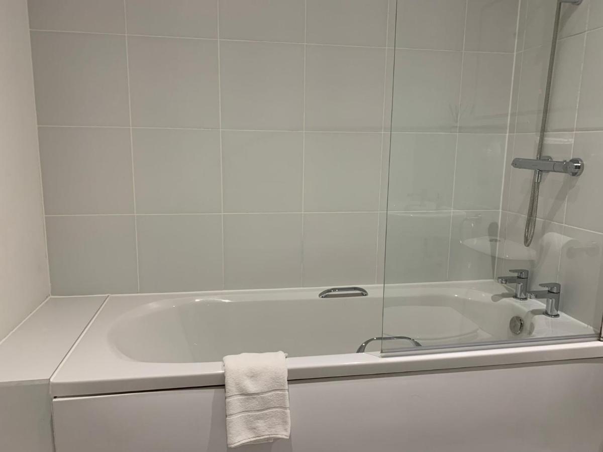 Bright 1Br Apartment In Preston Престън Екстериор снимка